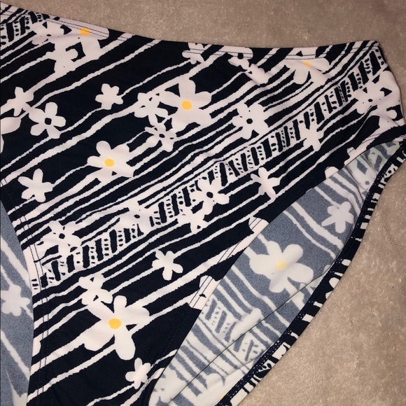 💖 Host Pick💖Carolina blues floral bikini bottoms - Picture 3 of 4